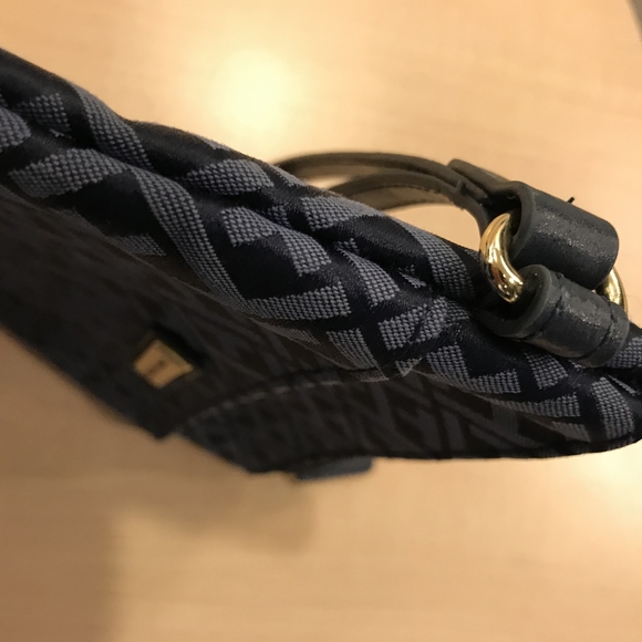 Tommy Hilfiger Bag - Picture 2 of 4